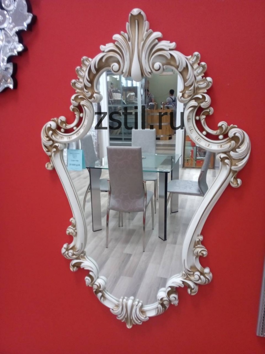 Зеркало в фигурной раме в Санкт-Петербурге