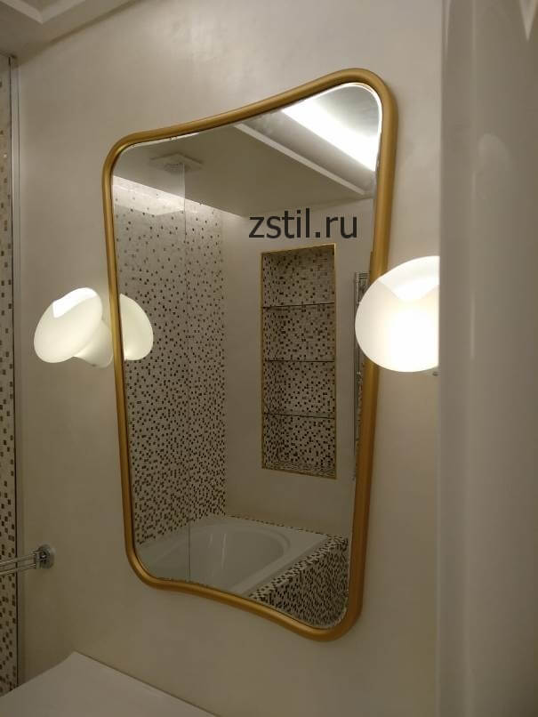 Зеркало в фигурном багете на заказ в Санкт-Петербурге